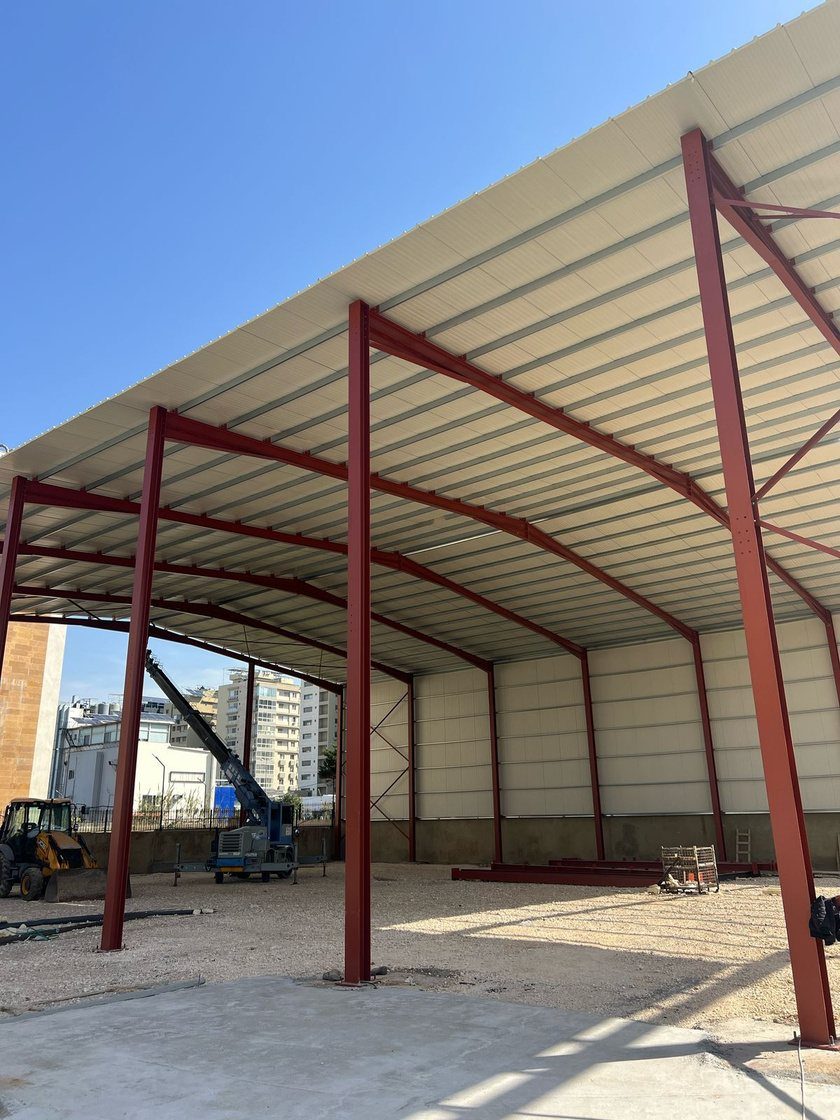 Steel hangar structure under construction